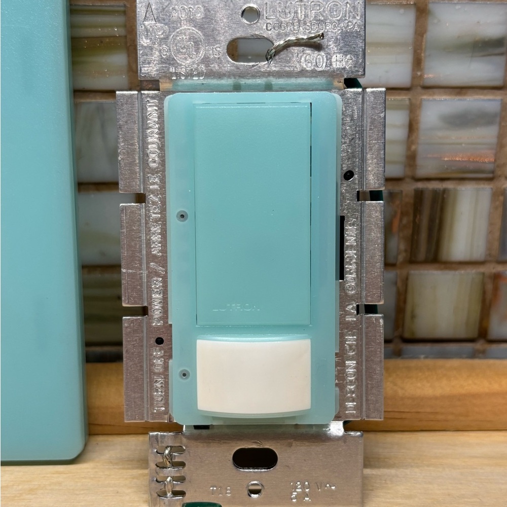 Lutron Sensor Switch - Picture 2 of 10